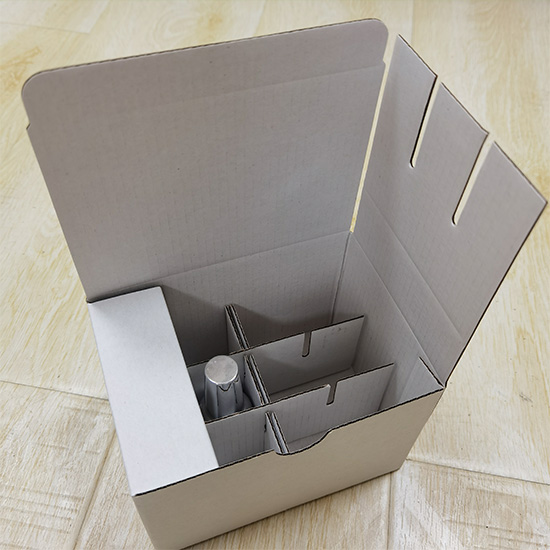 指甲(jiǎ)油紙盒包裝 白色化妝品指甲油紙(zhǐ)箱 指甲油紙(zhǐ)盒包(bāo)裝 白色化妝(zhuāng)品指甲(jiǎ)油紙箱